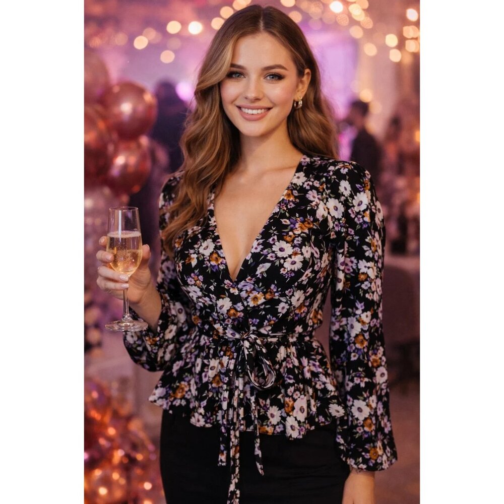 WAYF Sammie Floral Print tie front Blouse NEW size SMALL Black Paisley